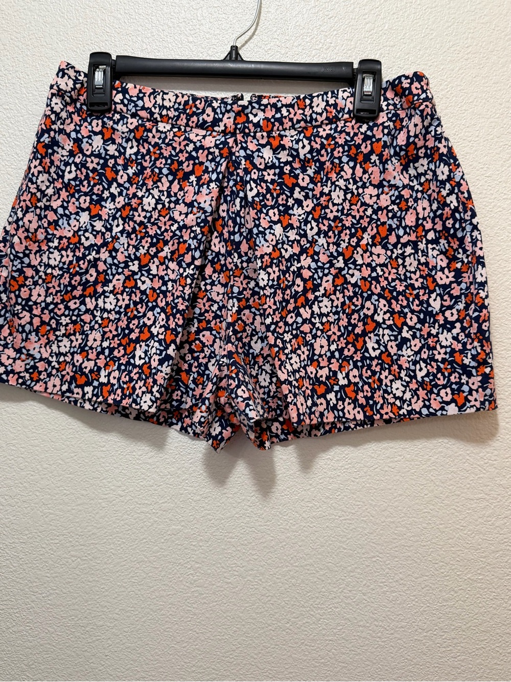 BCBGeneration floral pleated high rise shorts, size 10